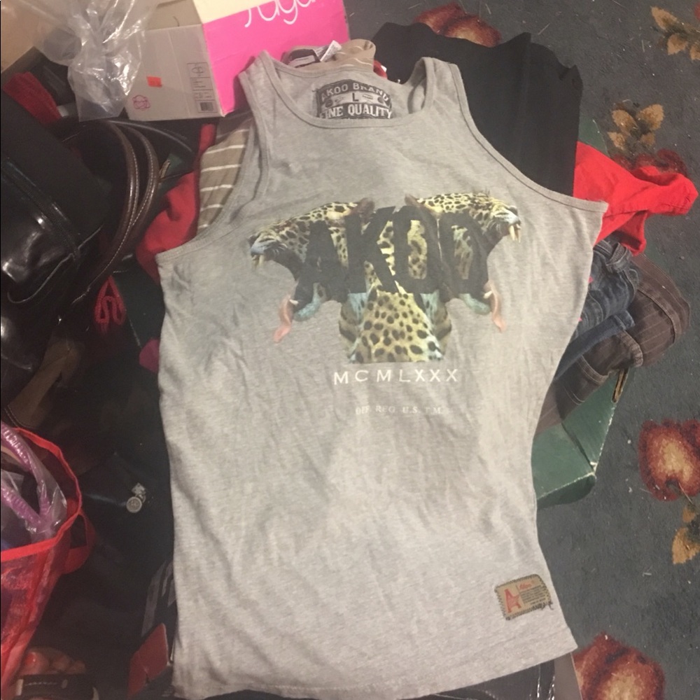 🌼AKOO BRAND T shirt LARGE- MCMLXXX LEOPARD DESIGN